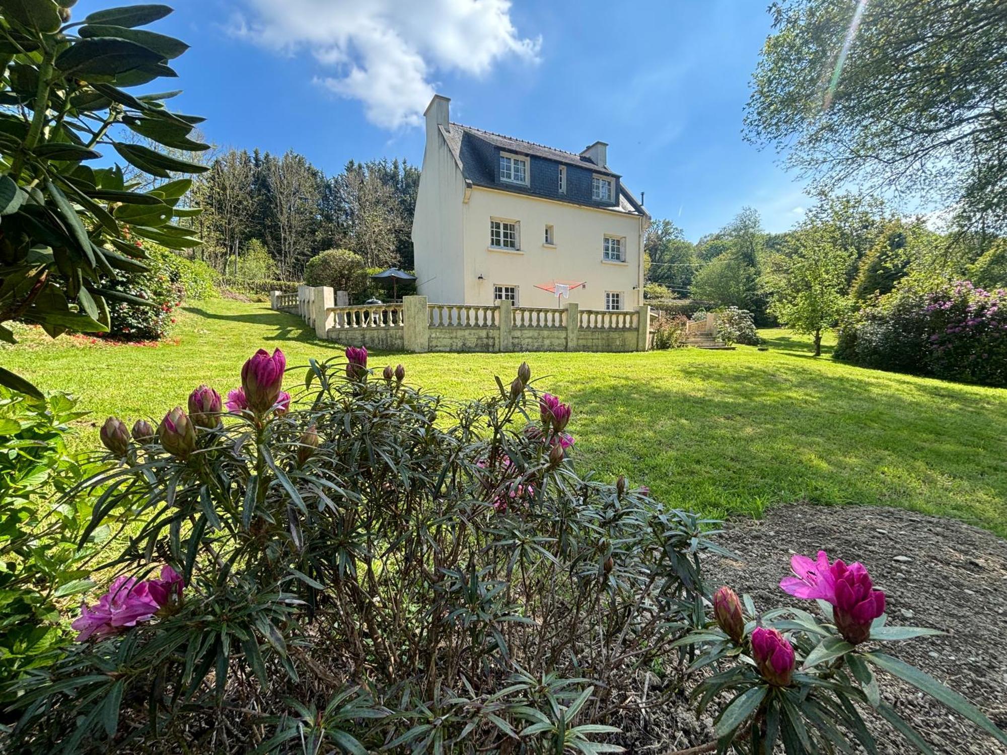 Fontaine Blanche River View, Large Patio & Garden In Central Brittany With Starlink Wifi Treffrin Екстер'єр фото